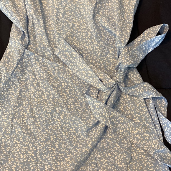 Spring dress - Picture 4 of 4